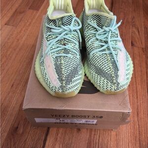 Yeezy boost 350 in Yeezreels